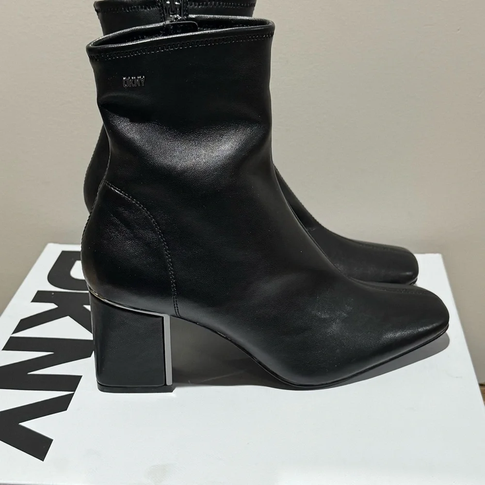 Dkny simply chic